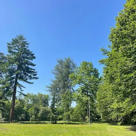 بيت للعطل Maison Dans Un Parc Arbore Montbron
