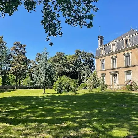 بيت للعطل Maison Dans Un Parc Arbore Montbron