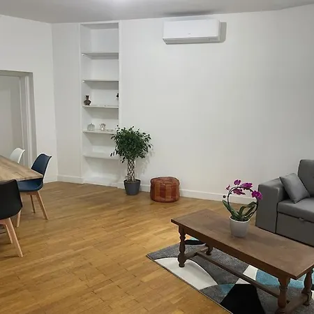 بيت للعطل Maison Dans Un Parc Arbore